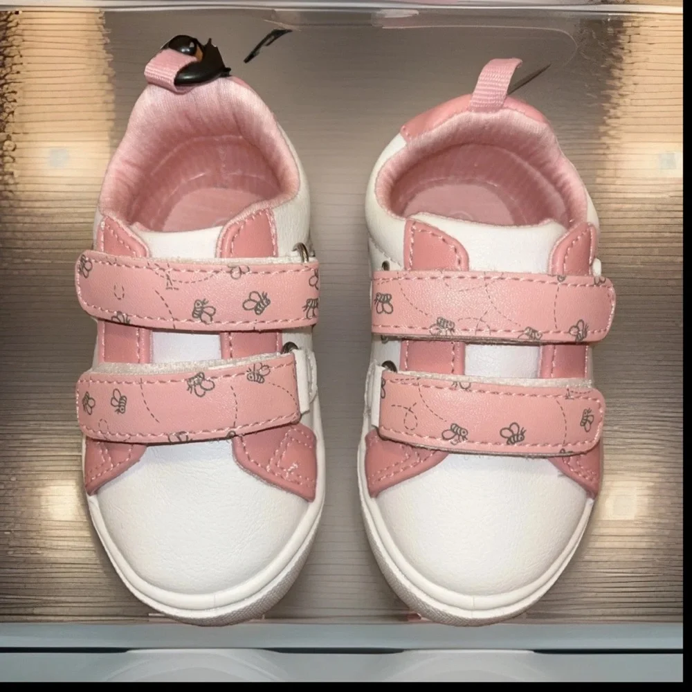 Disney Winnie the Pooh W/Pink & White Design Baby Girl Sneaker Foam Cushioning